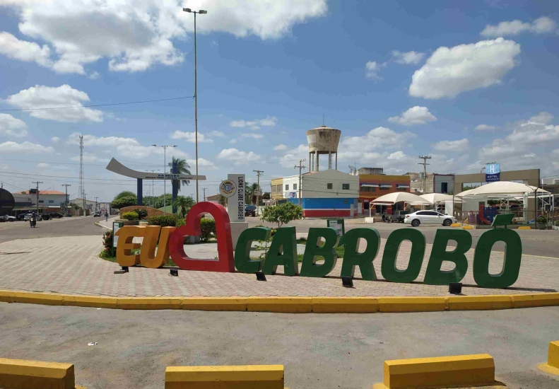 ANUNCIE OUTDOOR EM CABROB&Oacute;